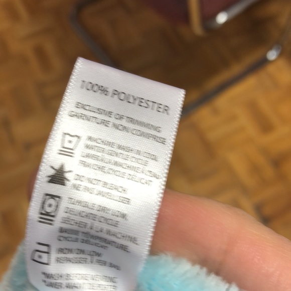 Women’s 100% Poly sweater sleep shirt with a tank top - Picture 7 of 7